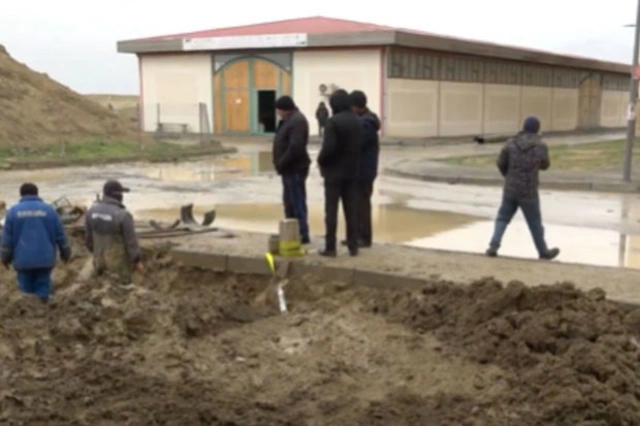 Жители бакинского поселка жалуются на проблемы с водоснабжением - ВИДЕО